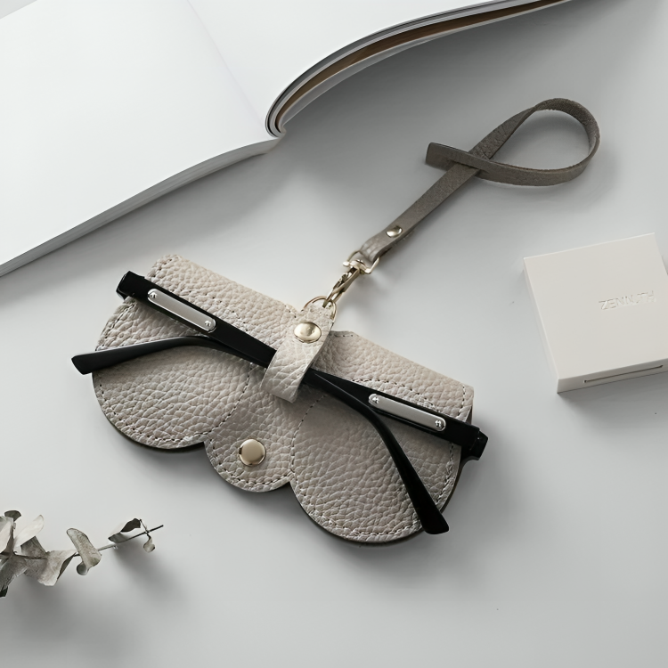 1 + 1 GRATIS VANDAAG | OptiPouch™ | Ruimtebesparend, stijlvol etui voor je zonnebril!