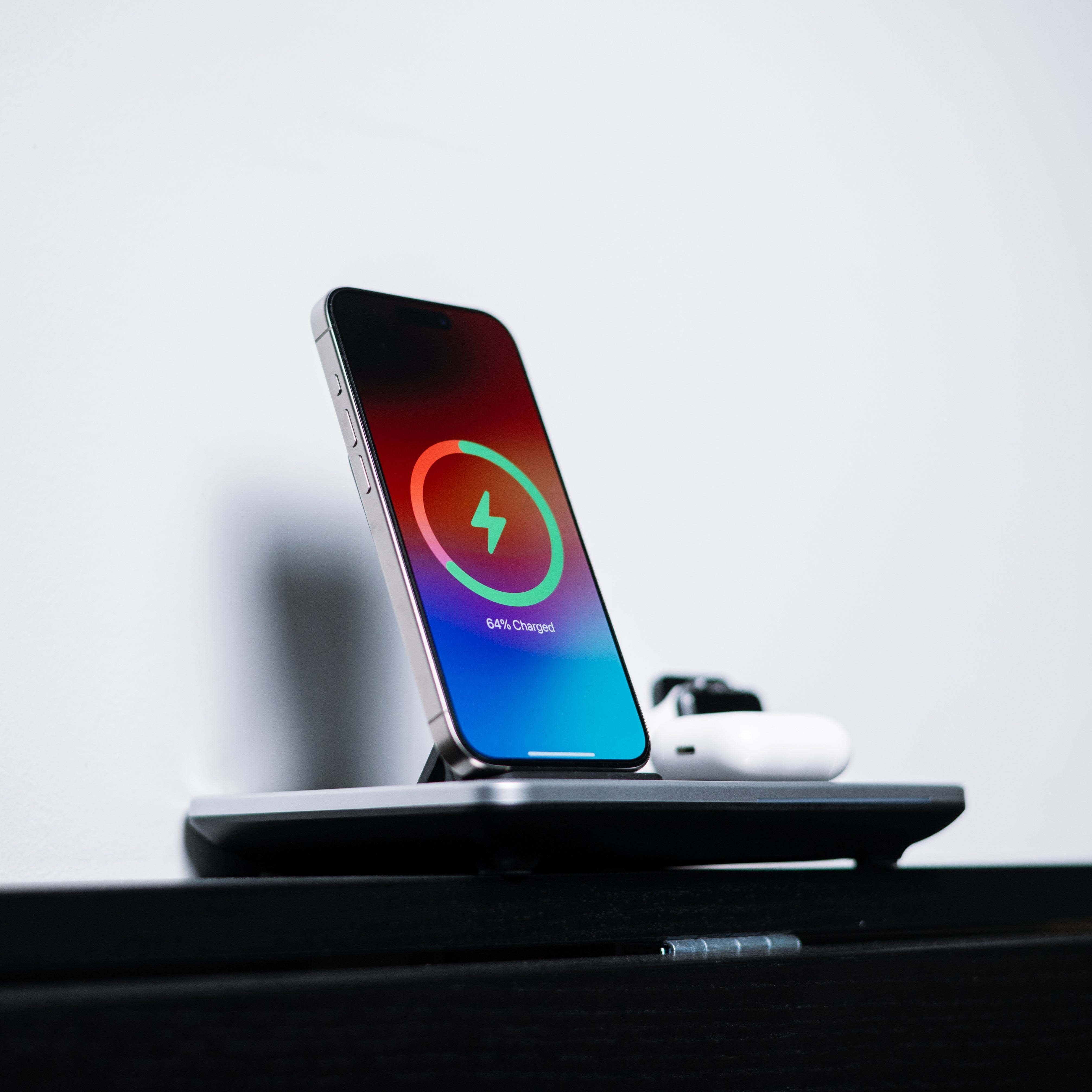 QuadCharge™ | Multifunctionele 4-in-1 draadloze oplader