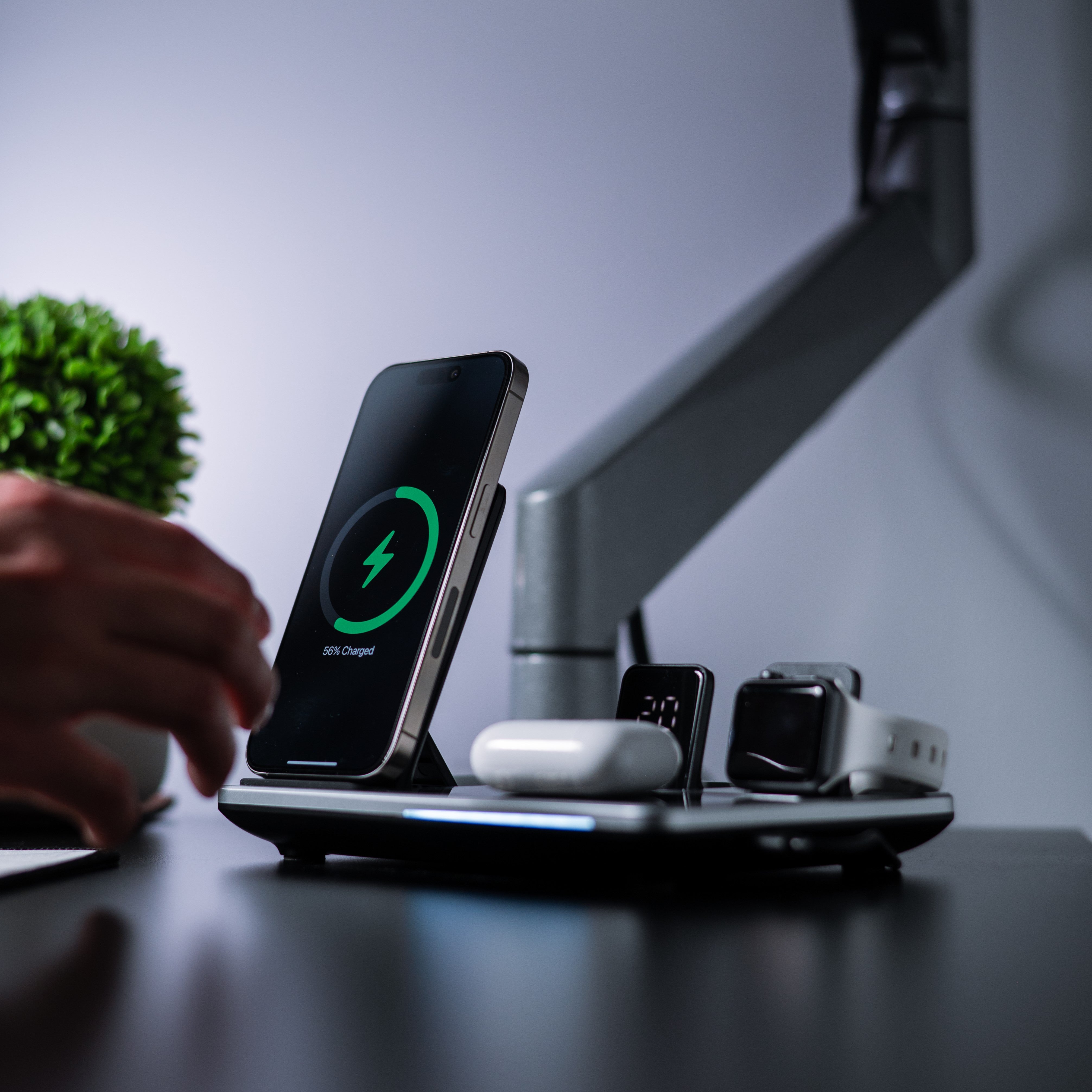 QuadCharge™ | Multifunctionele 4-in-1 draadloze oplader