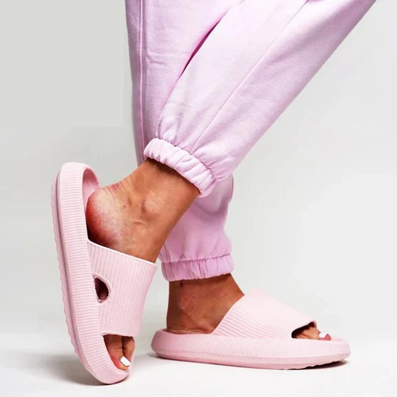 TIJDELIJK 50% KORTING | CushyStep™ - Comfort Pantoffels
