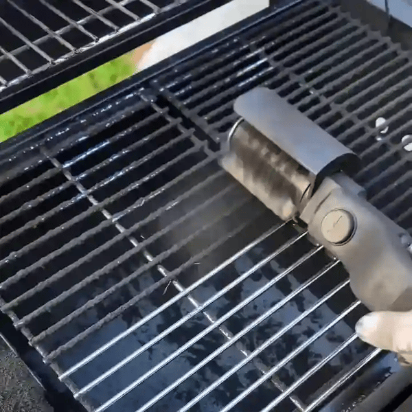 TIJDELIJK 50% KORTING  GrillSwift™ - Veilige Schrob