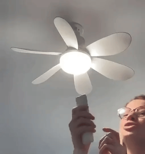 TIJDELIJK 50% KORTING  PowerFan™ - Ventilatorlamp