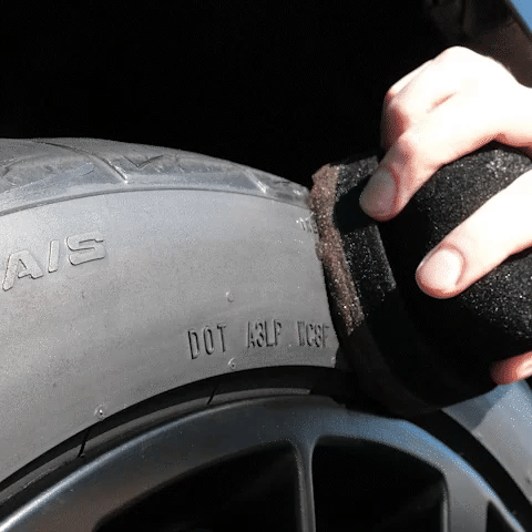 1 + 1 GRATIS VANDAAG  TireShine™ - Bandenglans Dressing