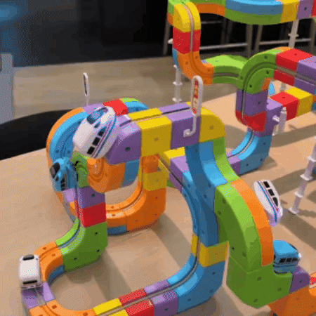 TIJDELIJK 50% KORTING  GravityRail™ - Magnetische Anti-Zwaartekracht Racebaan